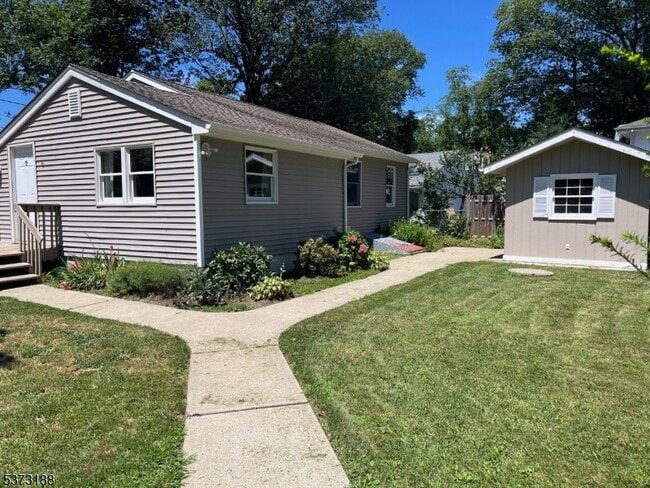 6 Polk Ct in West Milford, NJ - Building Photo - Building Photo