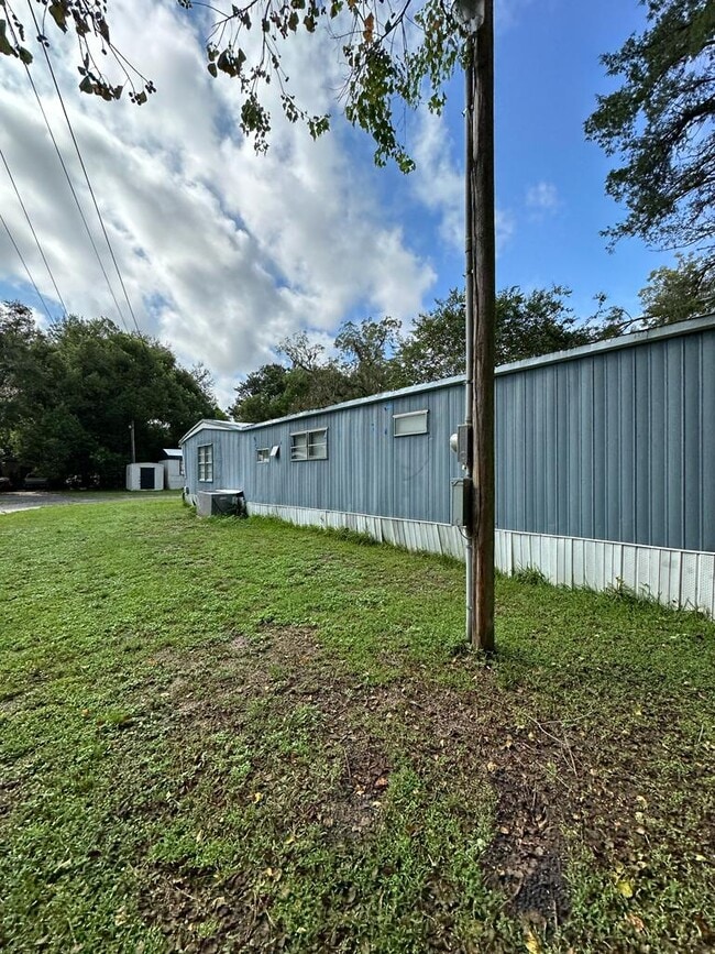 7663 Bentwillow Dr in Jacksonville, FL - Foto de edificio - Building Photo