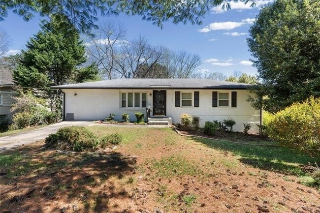 2815 Carolyn Dr in Smyrna, GA - Foto de edificio - Building Photo