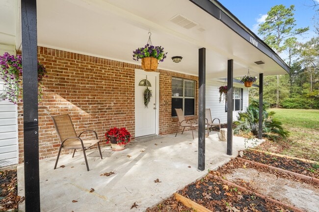 17078 Oak Grove Ln in New Caney, TX - Building Photo - Building Photo