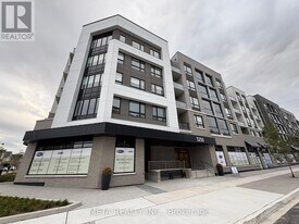 3250 Carding Mill Trail in Oakville, ON - Building Photo