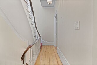 12 Auburn St, Unit B in Boston, MA - Foto de edificio - Building Photo