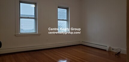 17 Princeton St, Unit 3 in Medford, MA - Foto de edificio - Building Photo