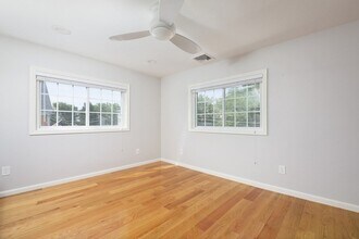 32 Hanson St in Somerville, MA - Building Photo - Building Photo