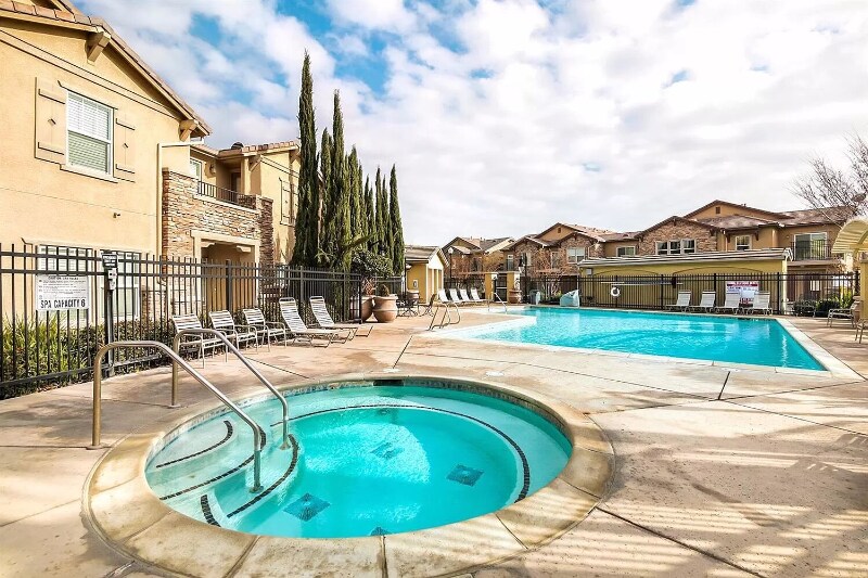 3301 N Park Dr, Unit 2013 in Sacramento, CA - Building Photo