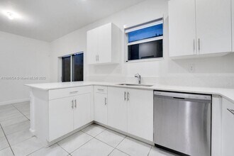 2615 SE 11th St in Homestead, FL - Building Photo - Building Photo