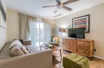 6903 Deatonhill Dr in Austin, TX - Building Photo - Building Photo