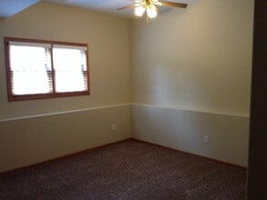 2006 Oak Forest Dr in Morris, IL - Building Photo - Building Photo