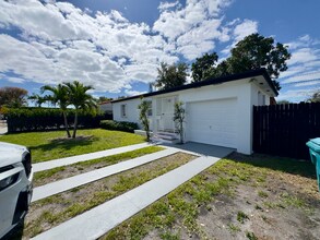 4060 SW 6th St in Coral Gables, FL - Building Photo - Building Photo