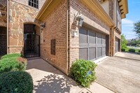 935 Brook Forest Ln in Euless, TX - Foto de edificio - Building Photo