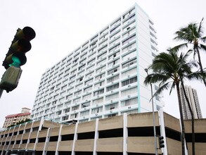 1560 Kanunu St in Honolulu, HI - Building Photo - Building Photo