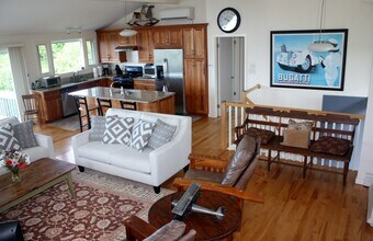 878 Washington St in Gloucester, MA - Building Photo - Building Photo