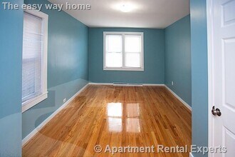 173 Rindge Ave, Unit #1R in Cambridge, MA - Foto de edificio - Building Photo