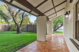 10824 SW 132nd Cir Ct in Miami, FL - Building Photo - Building Photo