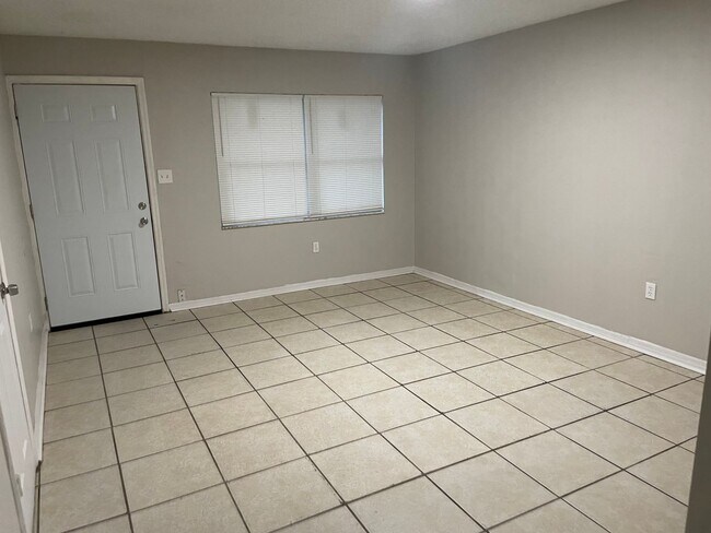 1114 Birchwood Ct in Leesburg, FL - Building Photo - Building Photo