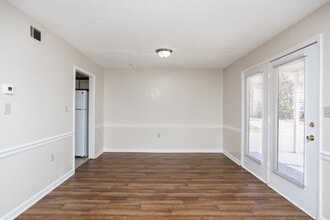 Hampton Townhomes in Warner Robins, GA - Building Photo - Building Photo