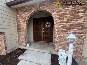 3052 Tamarak Dr in Manhattan, KS - Building Photo - Building Photo