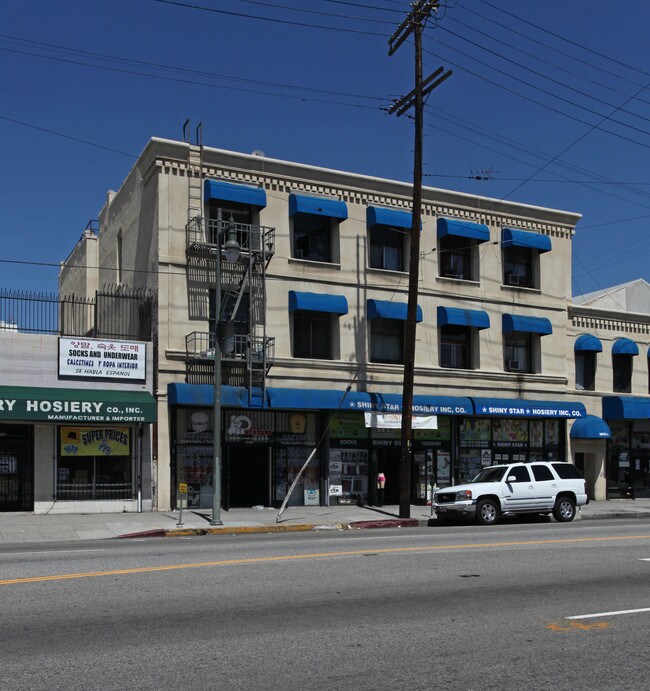 1601-1611 Main St in Los Angeles, CA - Building Photo - Building Photo