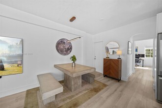 832 15th St, Unit 832 in Miami Beach, FL - Foto de edificio - Building Photo
