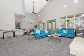 Westcreek Townhomes in San Antonio, TX - Building Photo - Building Photo