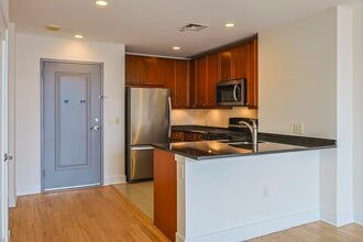 201 Marin Blvd in Jersey City, NJ - Building Photo - Building Photo