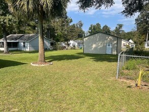 120 Spokan Trail in Crawfordville, FL - Building Photo - Building Photo