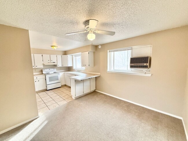 2 Alan Shepard Rd in Pueblo, CO - Building Photo - Building Photo