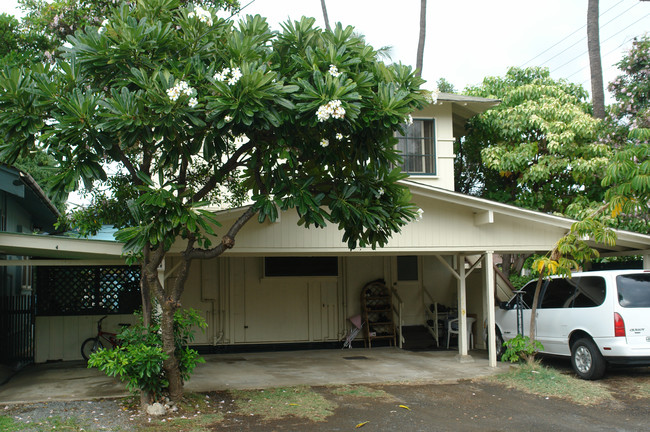 726 Hauoli St in Honolulu, HI - Foto de edificio - Building Photo