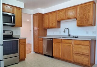 9580 W Hoff Dr in Garden City, ID - Building Photo - Building Photo