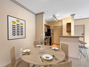 2303 Louisiana St-Unit -1109 in Houston, TX - Building Photo - Building Photo