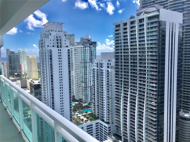 951 Brickell Ave, Unit 4107 in Miami, FL - Building Photo - Building Photo