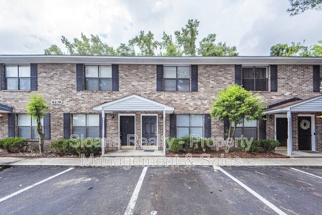 6239 Lucille Dr in North Charleston, SC - Building Photo - Building Photo
