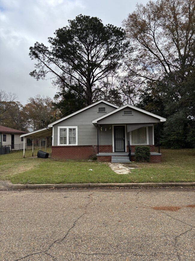 property at 1140 Corinth St