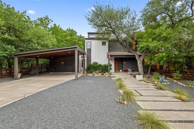 2001 Whitebead Trail in Austin, TX - Building Photo - Building Photo