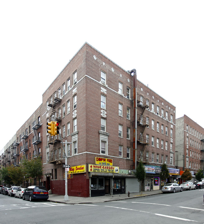 1475 Taylor Ave in Bronx, NY - Building Photo