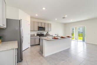 17308 Reserva Dr in Bradenton, FL - Building Photo - Building Photo