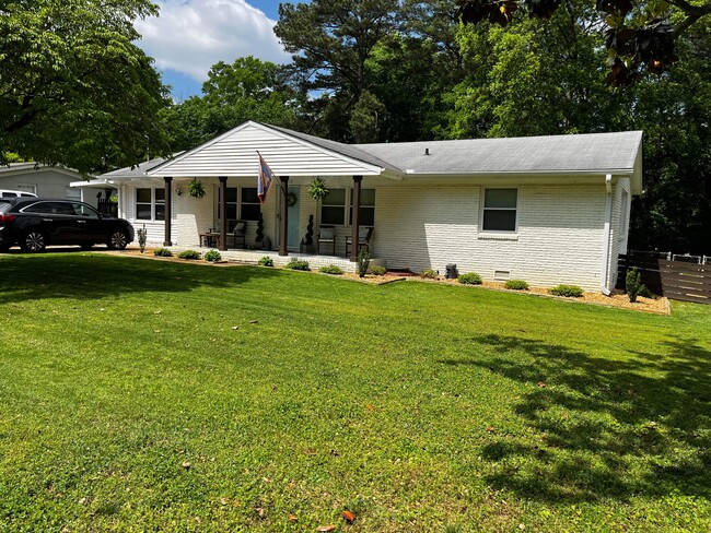 2113 Chambers Dr NE | Rentals in Huntsville, AL