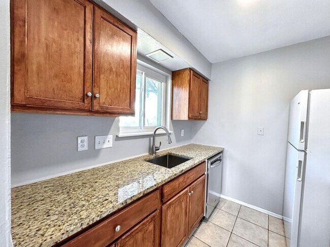 1304 Parsons Dr in Austin, TX - Foto de edificio - Building Photo