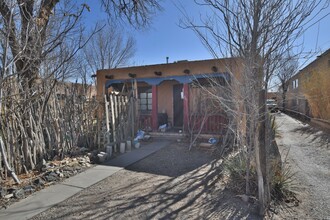 2320 Garfield Ave SE in Albuquerque, NM - Building Photo - Building Photo