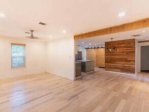 2311 S 4th St in Austin, TX - Building Photo - Building Photo