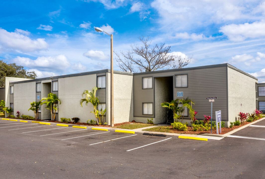 Rivertree Landing in Tampa, FL - Building Photo