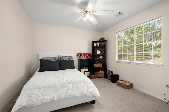 12430 Hammersmith Dr in Tomball, TX - Foto de edificio - Building Photo