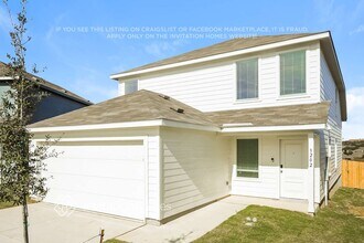 3202 Roslyn Grist in San Antonio, TX - Building Photo - Building Photo