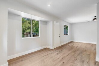 736 Wales Way in Austin, TX - Building Photo - Building Photo