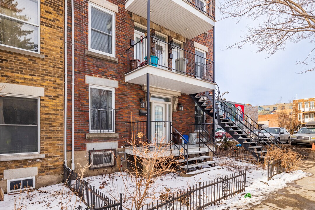 5352 Des Érables Av in Montréal, QC - Building Photo