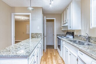 5218 Bernardo De Galvez Ave in Galveston, TX - Building Photo - Building Photo
