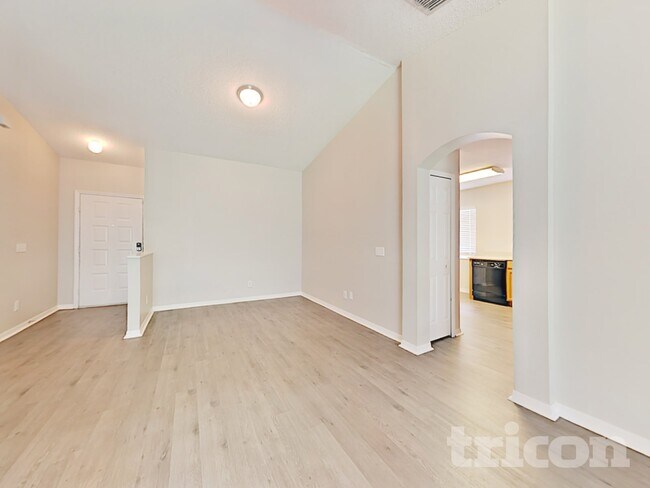 13404 Prestwick Dr in Riverview, FL - Foto de edificio - Building Photo