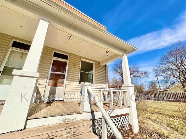 907 N Church St in Belleville, IL - Building Photo - Building Photo