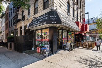 50-54 Second Ave in New York, NY - Foto de edificio - Building Photo