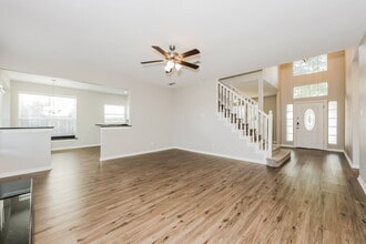 7721 Arcadia Trail in Fort Worth, TX - Foto de edificio - Building Photo